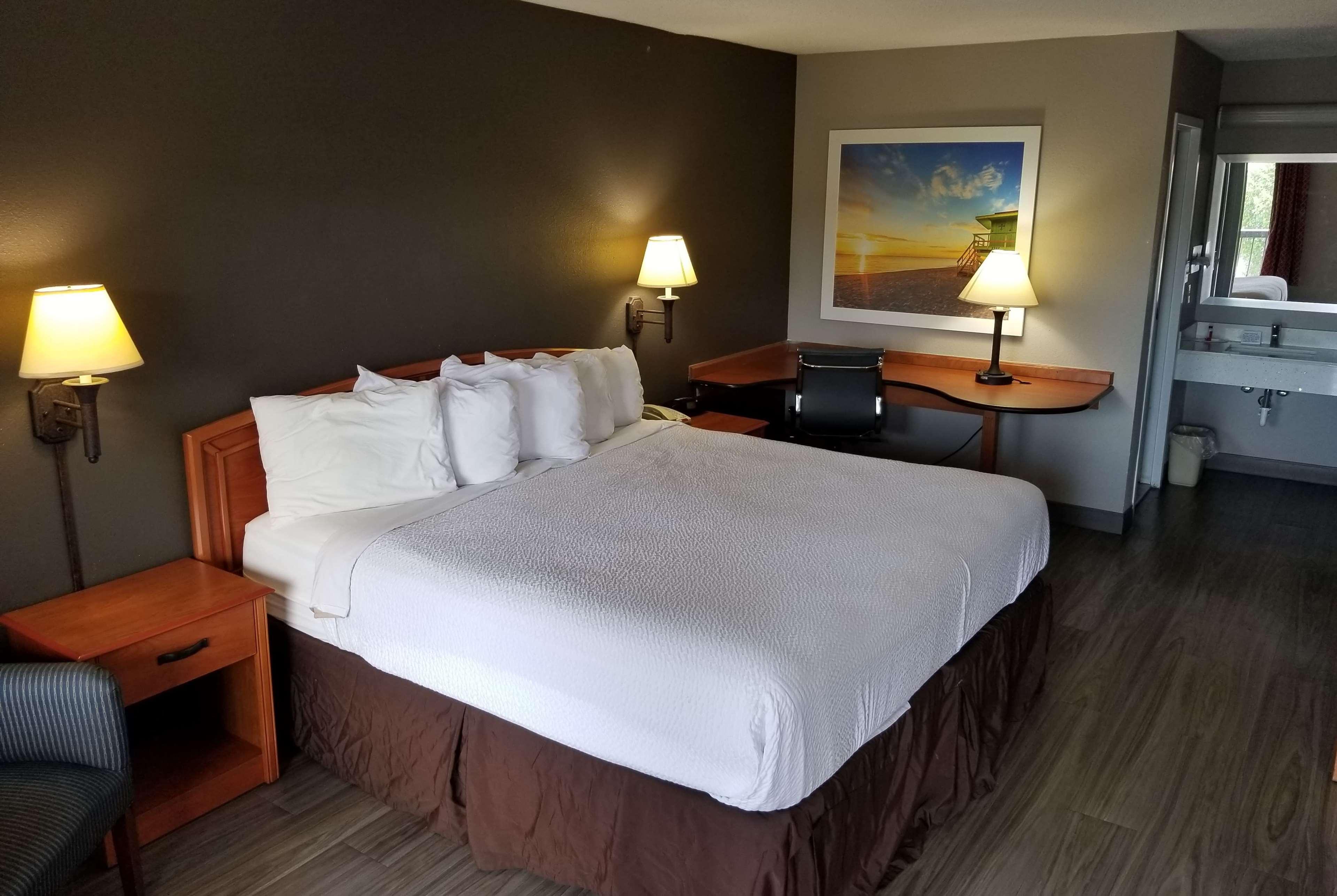 Days By Wyndham Hotel 2*