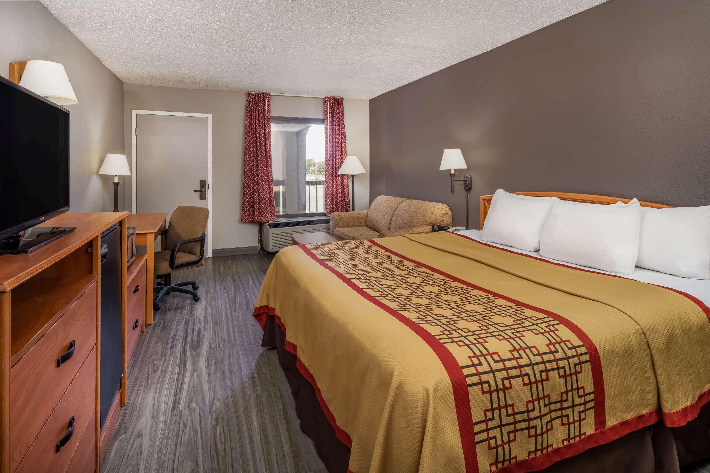 Days By Wyndham Hotel