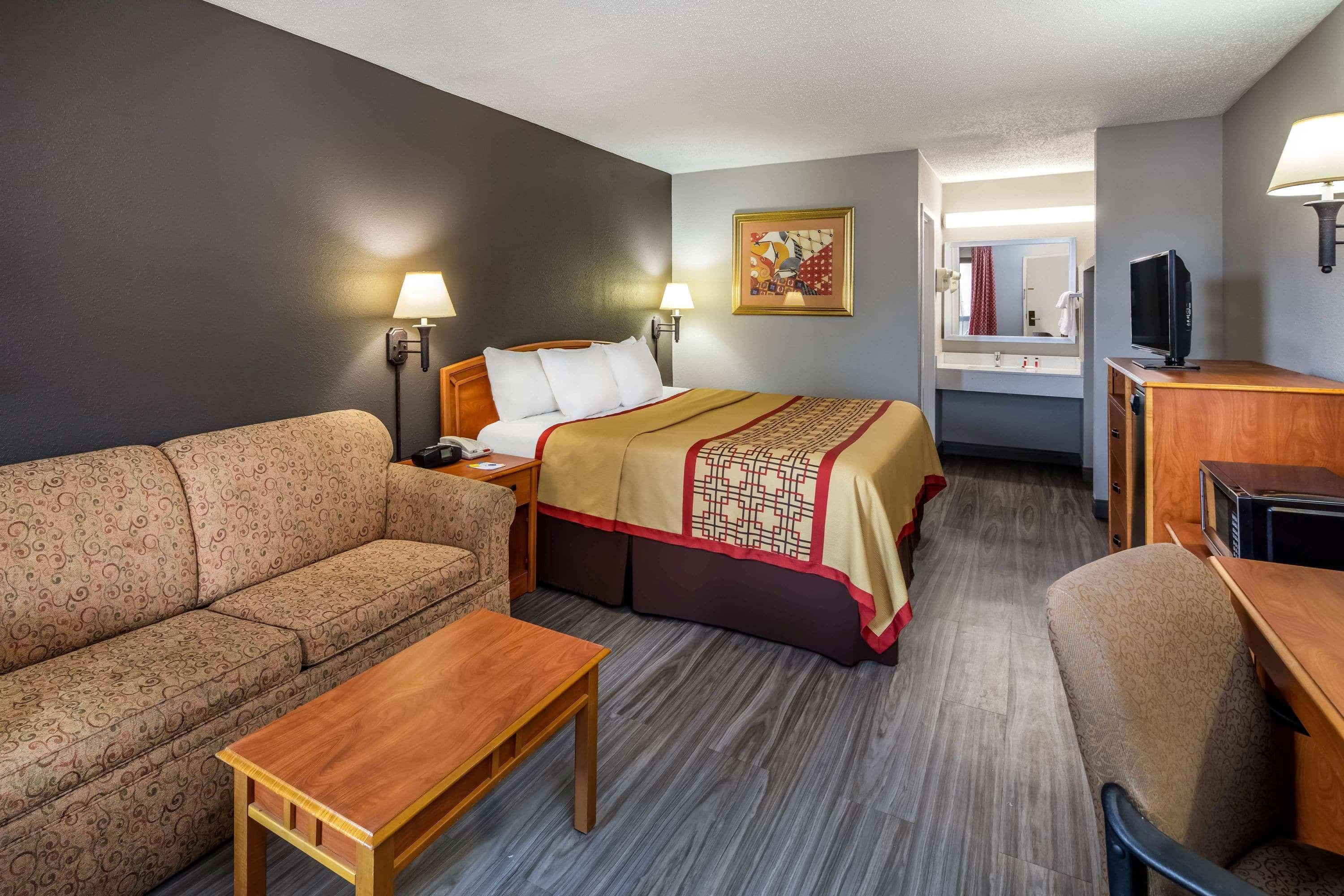 Hotel Days By Wyndham Wilson